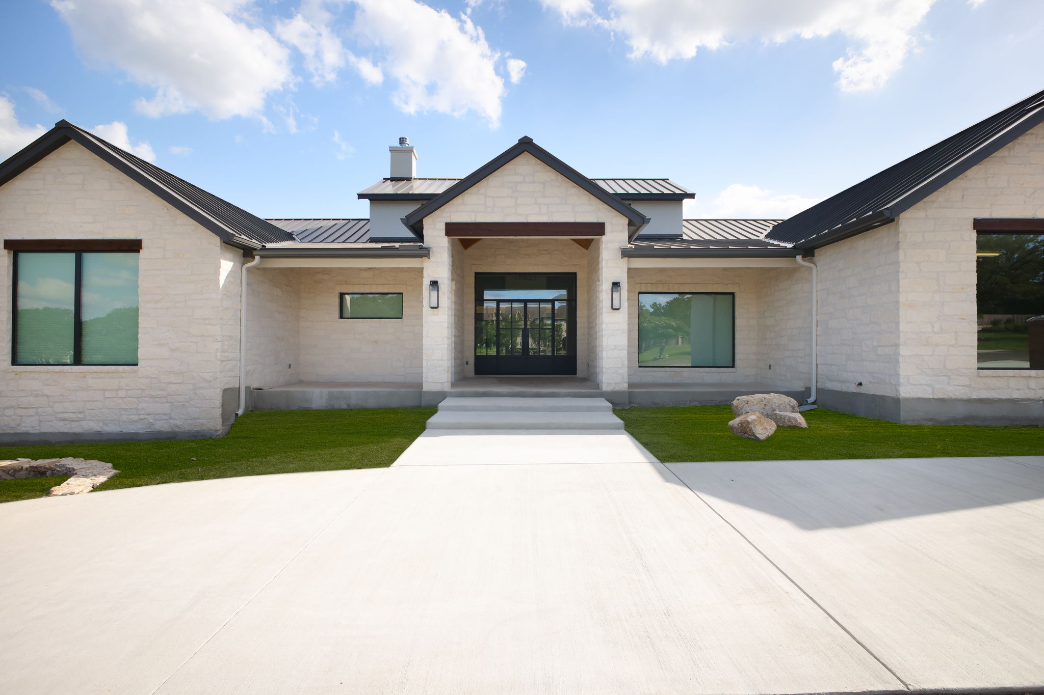 1-web-or-mls-8540 Raintree Woods Dr-1